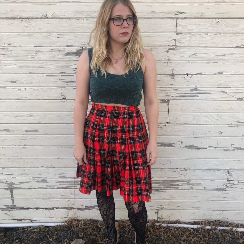 Red Christmas Plaid skirt. Vintage wool knee long